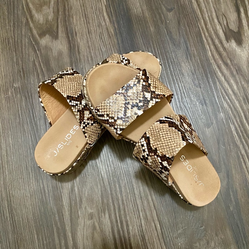 J/SLIDES Shoes